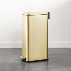 30-Liter Step Trash Can 9 30-Liter Step Trash Can -Home storage 2000 300DPI 23772MDBST SS